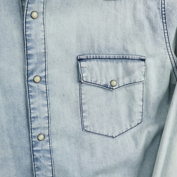 Silver Jeans Men's XL Light Wash Denim Button Down Shirt - Light Blue - Picture 3 of 10